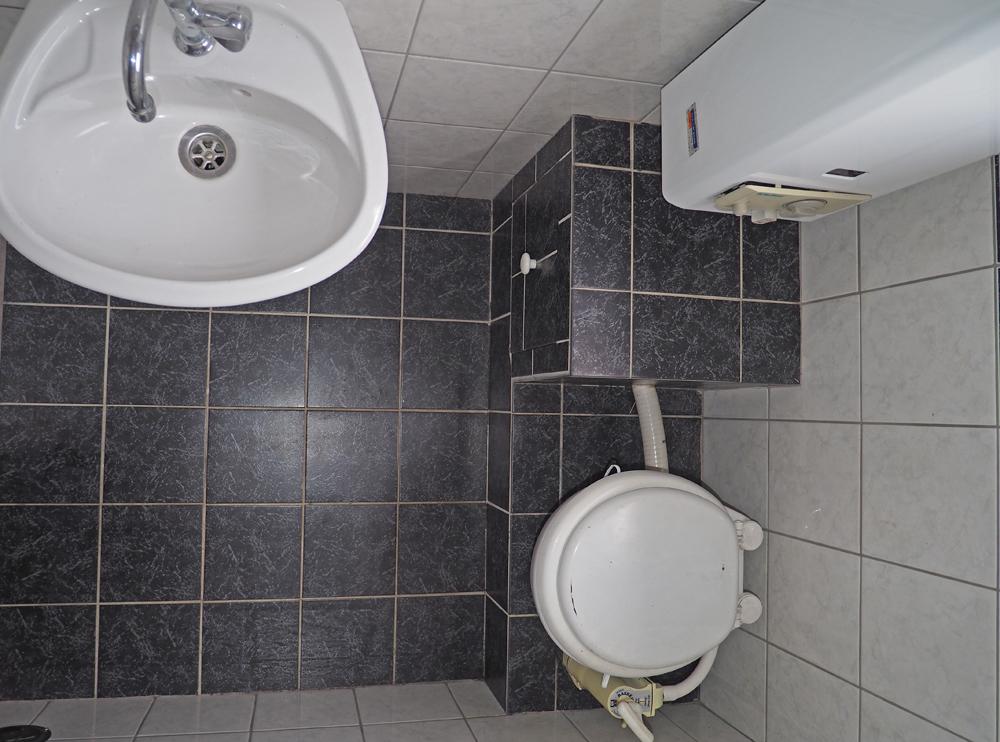 Aft cabin, Accommodation